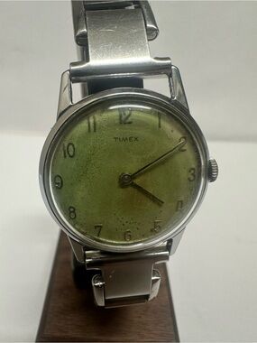 Vintage Mid-Century Timex Mercury manual-wind wristwatch